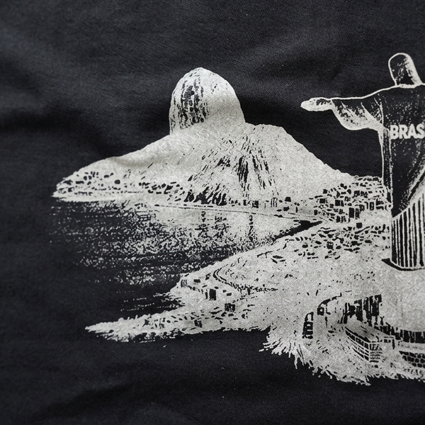 HEXA TEE — BLACK EDITION